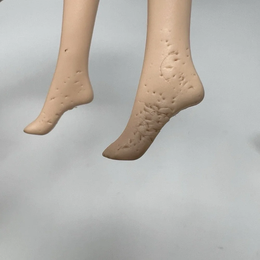 Barbie My Scene‎ Nolee Doll Hanging Out Trendy Teen Fashion Collectible Gift
